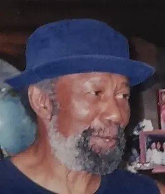 Ronald E. Johnson mit blauem Hut